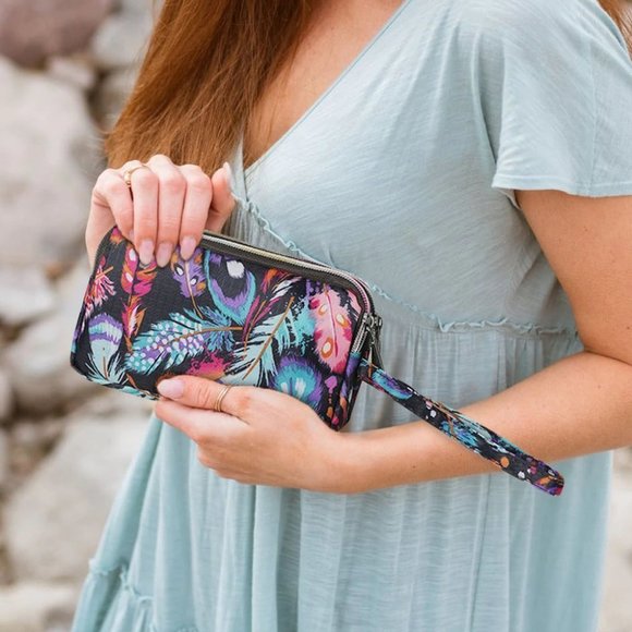 𝅺BOHO Zipped Wristlet - Picture 2 of 5